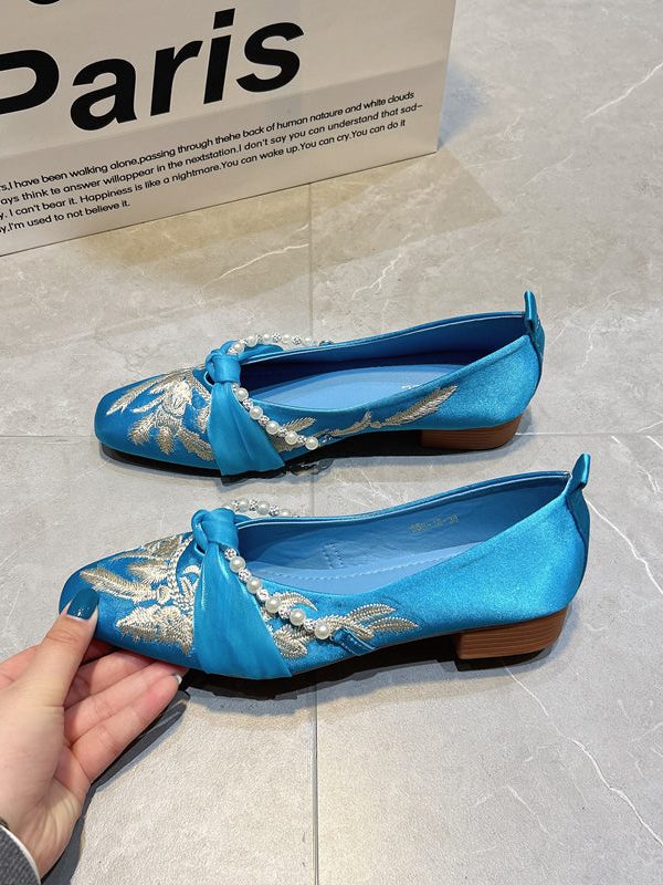 Blue Women Splicing Satin Embroidered Flat Feet Shoes