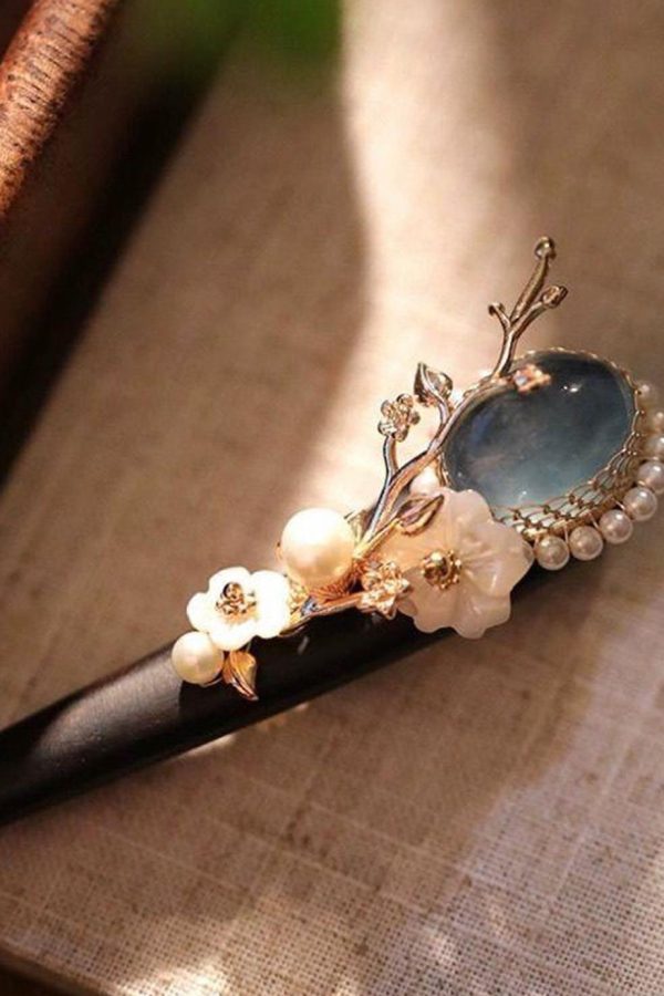 Boutique Blue Wooden Pearl Floral Crystal Hairpin