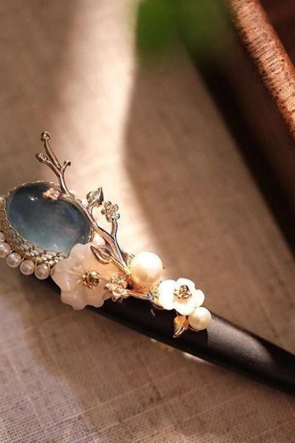 Boutique Blue Wooden Pearl Floral Crystal Hairpin