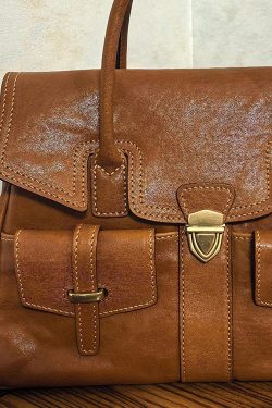 Boutique Brown Large Capacity Calf Leather Message Bag