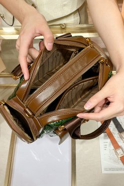 Boutique Green Solid Durable Calf Leather Tote Bag