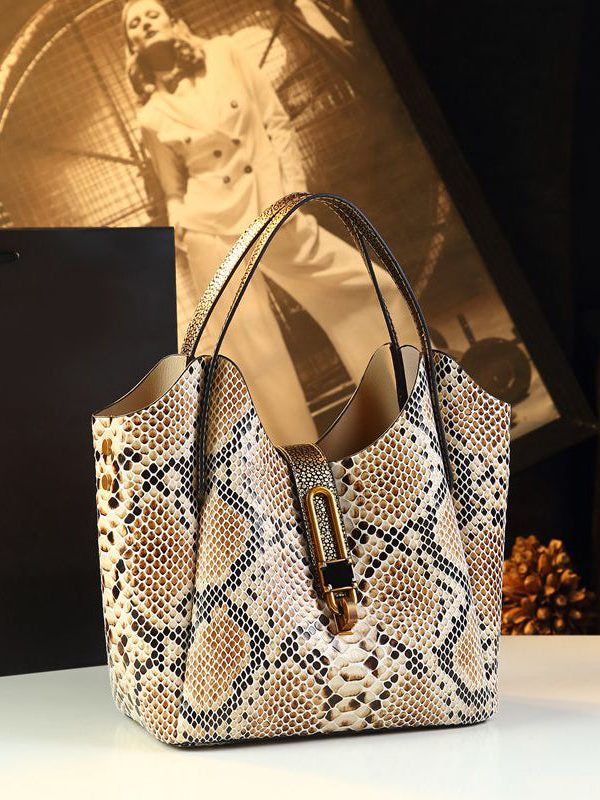 Boutique Serpentine Large Capacity Versatile Messenger Bag