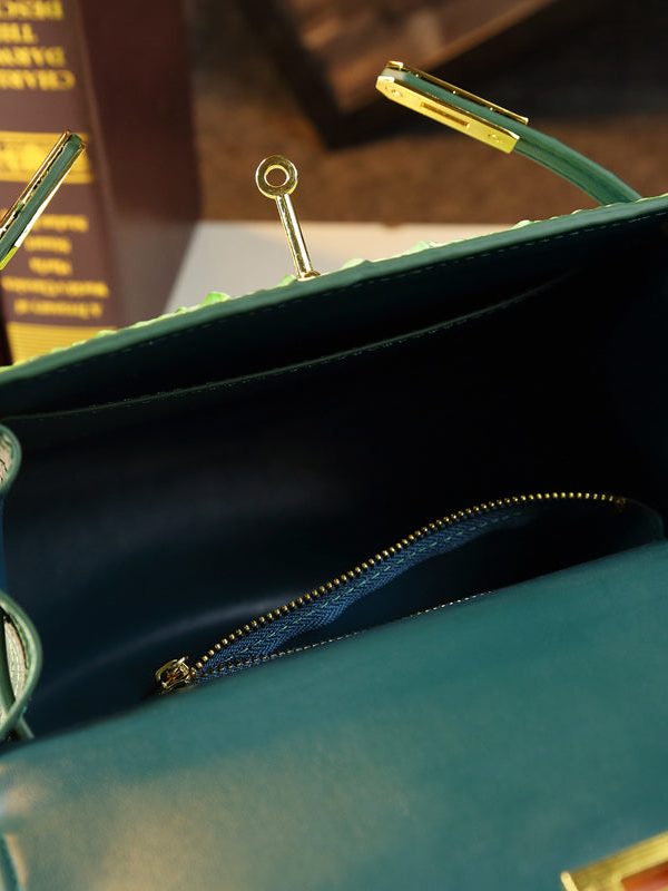 Chic Crocodile Pattern Solid Durable Faux Leather Tote Handbag