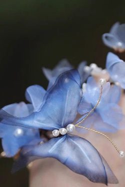 Chinese Style Blue Velvet Butterfly Iris Hairpin
