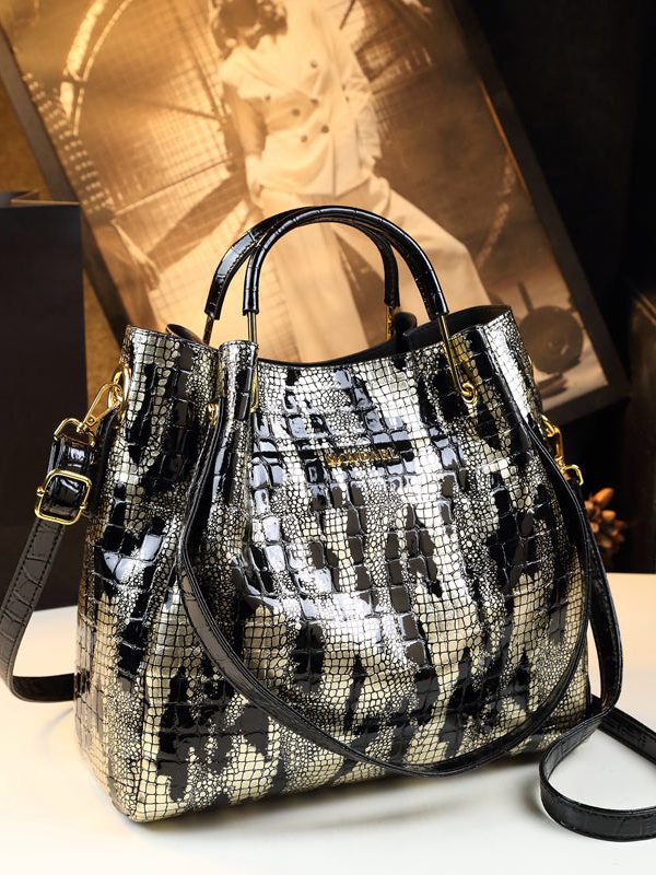 Classy Large Capacity Versatile Faux Leather Tote Handbag