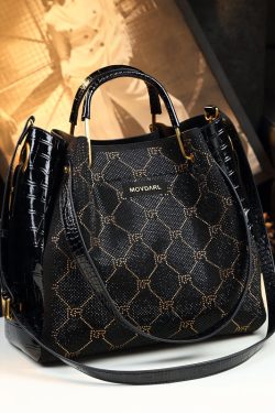 Classy Large Capacity Versatile Faux Leather Tote Handbag