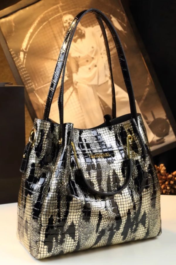 Classy Large Capacity Versatile Faux Leather Tote Handbag