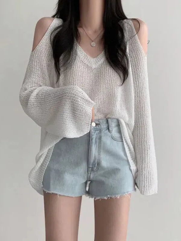 Cut-Out Shoulder Loose Knit Sweater
