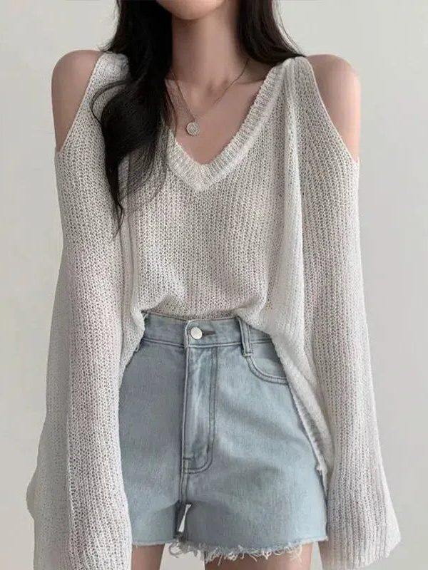 Cut-Out Shoulder Loose Knit Sweater