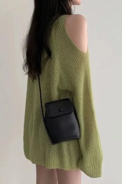 Cut-Out Shoulder Loose Knit Sweater