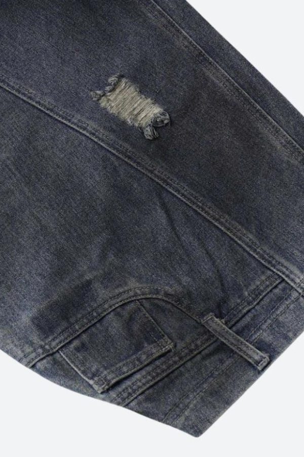 Distressed Baggy Jeans