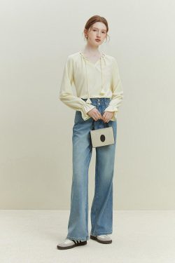 Double Buttoned Light Washed Jeans