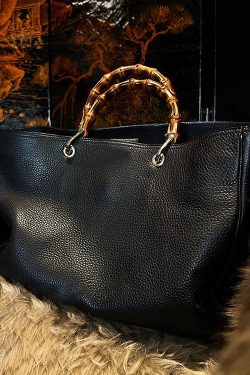 Elegant Black Large Capacity Solid Durable Leather Tote Handbag