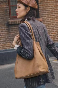 Elegant Caramel Large Capacity Calf Leather Messenger Bag