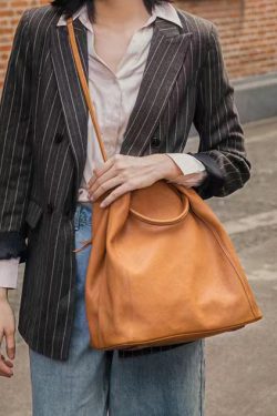 Elegant Caramel Large Capacity Calf Leather Messenger Bag