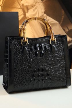 Elegant Green Embossed Versatile Calf Leather Tote Handbag