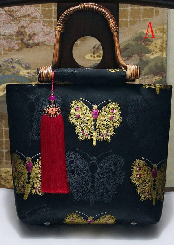 Ethnic Style Rattan Wood Embroidery Tassel Handbag