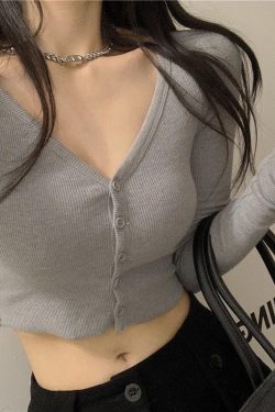 Extra Long Sleeves Buttoned Crop Top