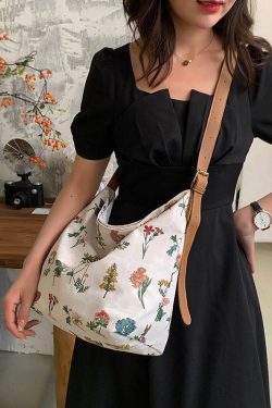 Fashion White Print High-capacity Canvas Messenger Bag