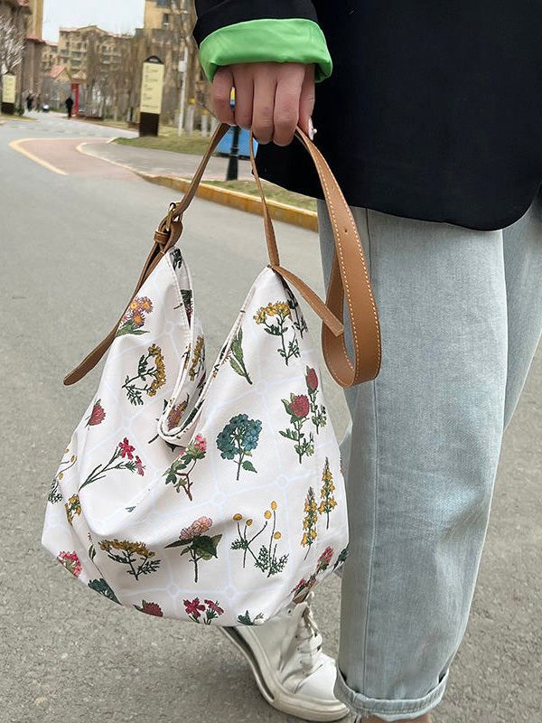 Fashion White Print High-capacity Canvas Messenger Bag