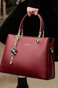 Fashionable And Versatile Apricot Leather Large Capacity Handbag