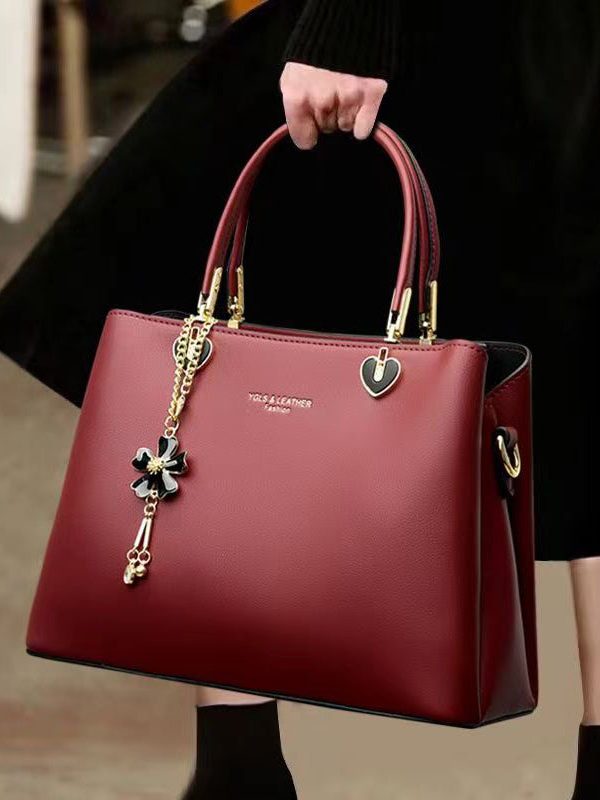 Fashionable And Versatile Apricot Leather Large Capacity Handbag