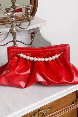 Fashionable Versatile Red Pleated Pearl Handbag
