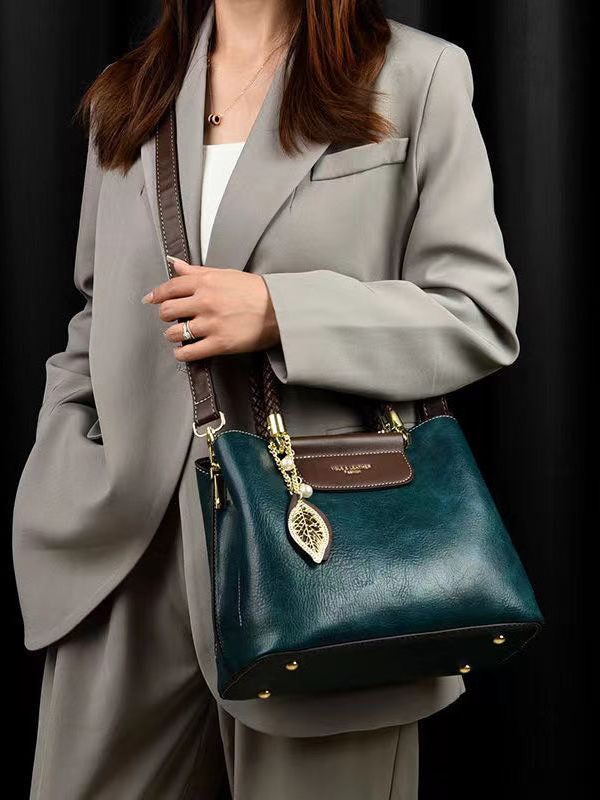 Fine Red Versatile Durable Leather Tote Handbag