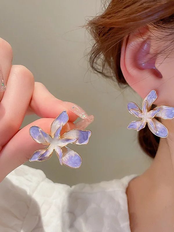 Flower Gold Stud Earrings