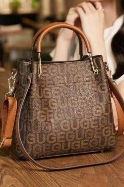 French 2025 New Cowhide Large Capacity Handbag
