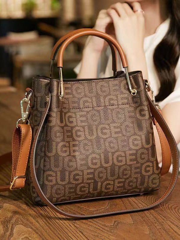 French 2025 New Cowhide Large Capacity Handbag