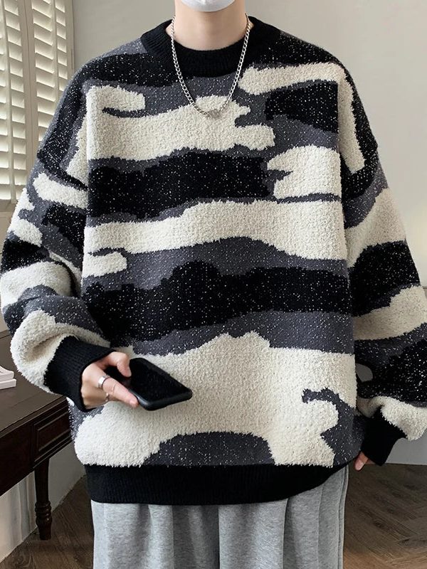 Graphic Patterned Sweater