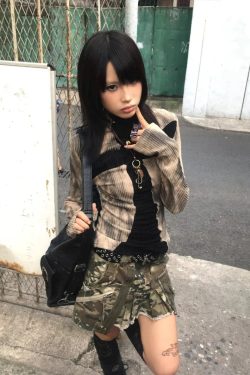 Grunge Cross Path Ribbed Top