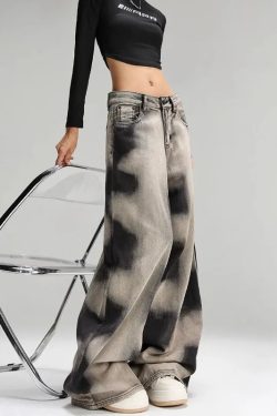 Grunge Sprayed Jeans