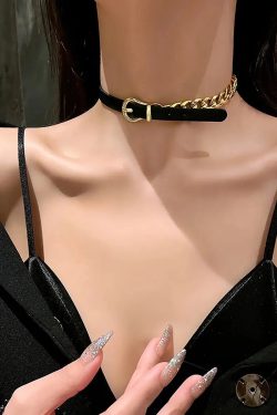 Half Belted Chain Necklace