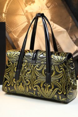 Handmade Retro Large Capacity Embossed Calf Leather Tote Handbag