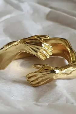 Hug Me Ring