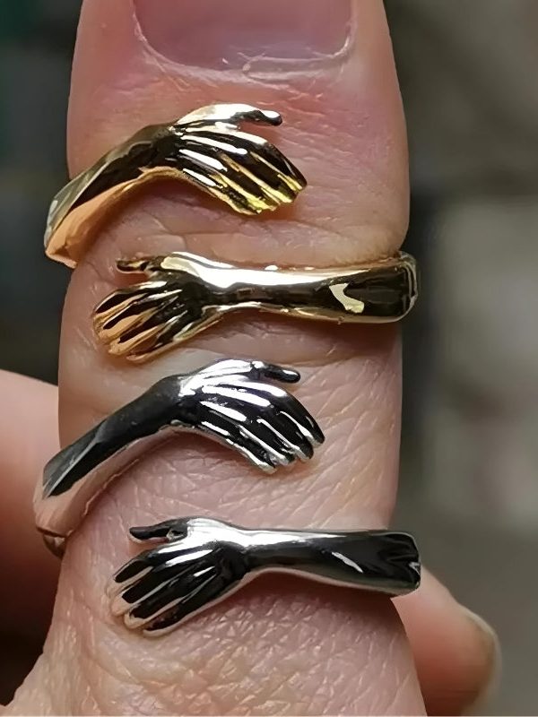 Hug Me Ring