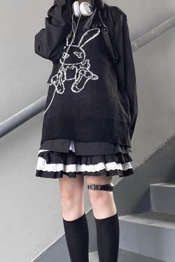 Lace Detailed Ruffle Mini Skirt