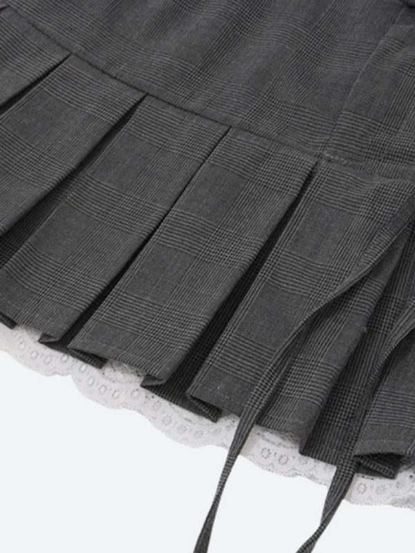 Lace Trim Pleated Mini Skirt