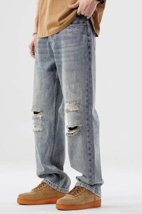 Light Wash Distressed Knee Jeans
