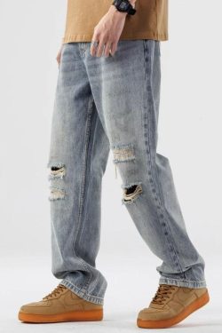 Light Wash Distressed Knee Jeans