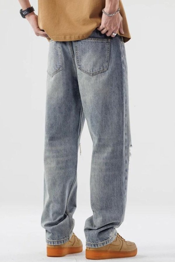 Light Wash Distressed Knee Jeans