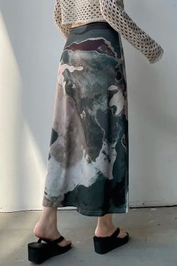 Low Rise Graphic Printed Midi Skirt