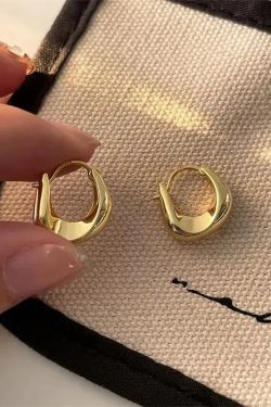 Minimal Hoop Earrings