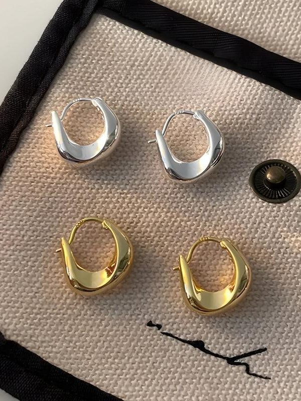 Minimal Hoop Earrings