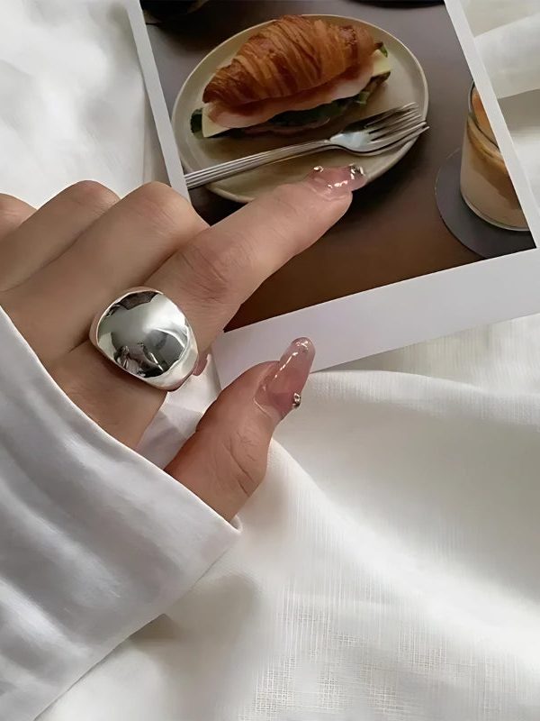 Minimalist Round Ring