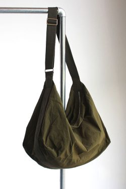 Minimalist Work Style Large Capacity Nylon Crossbody Bag