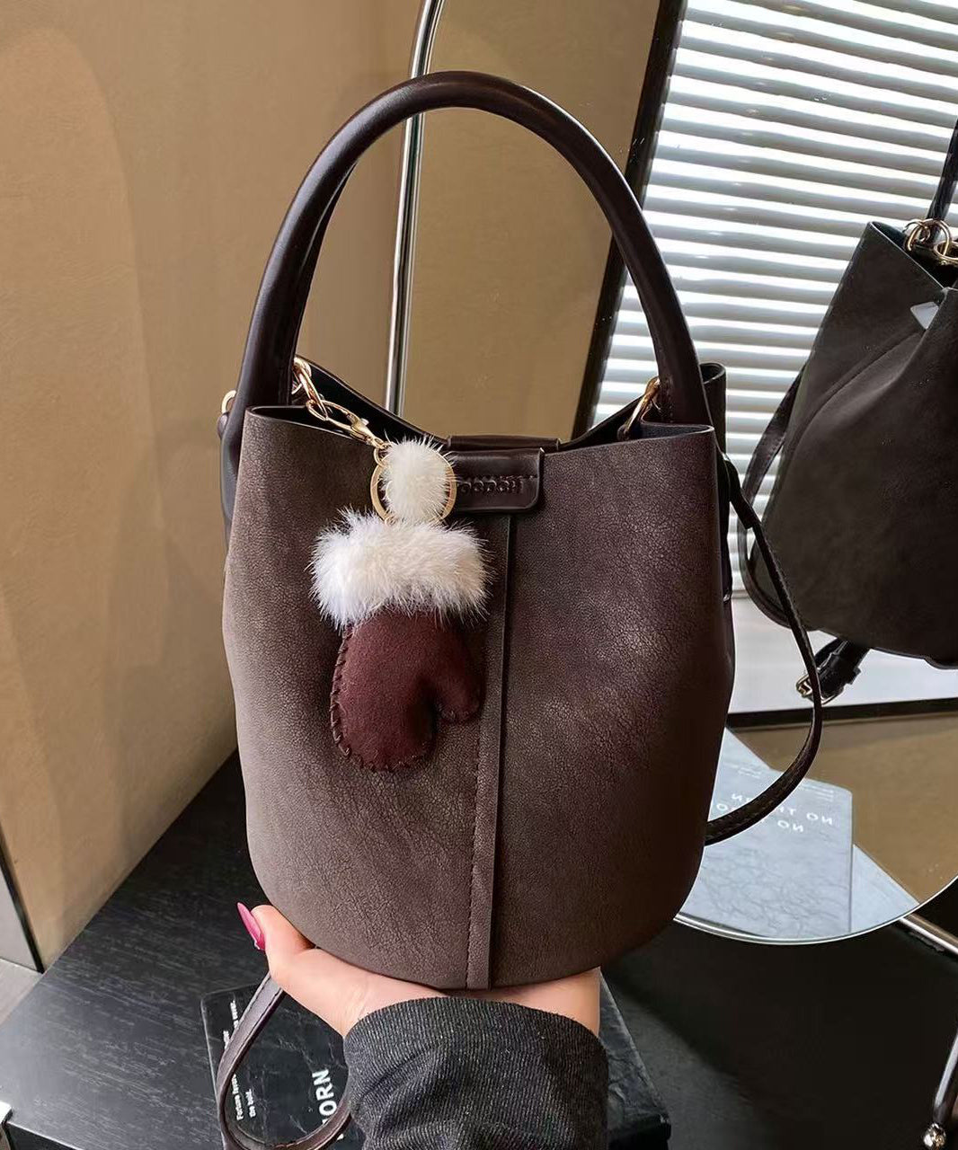 Modern Brown Solid Durable Faux Leather Bucket Bag Modern Brown Solid Durable Faux Leather Bucket Bag