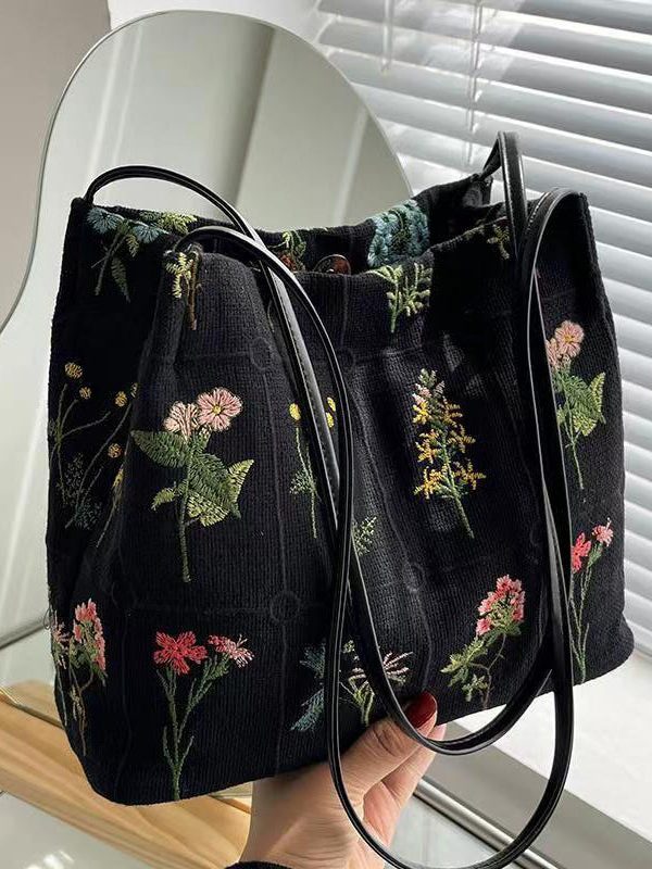 New Black Embroidered Large Capacity Canvas Shoulder Bag